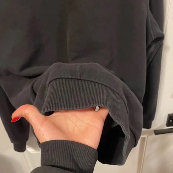 ** VINTAGE** GIVENCHY ROTTWEILER CREWNECK ** RARE** - Picture 6 of 6